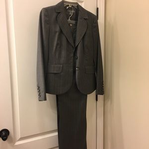 Ann Taylor pants suit size 2